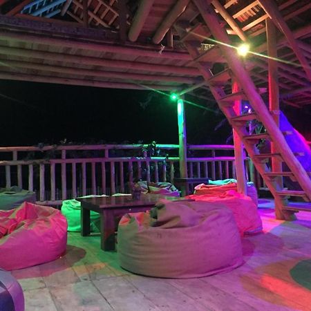 Tiki Bar Hostel エッラ エクステリア 写真