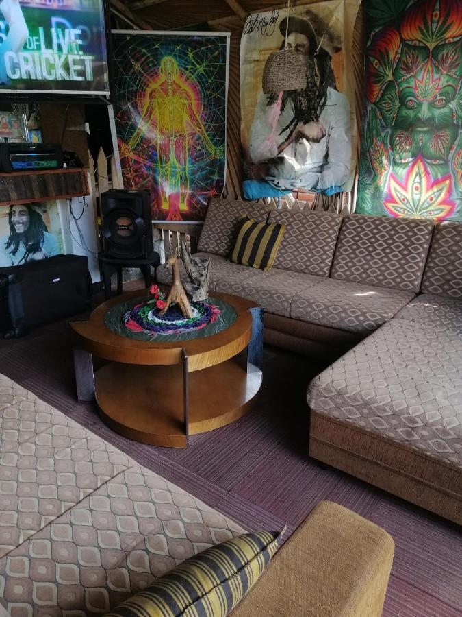Tiki Bar Hostel エッラ エクステリア 写真