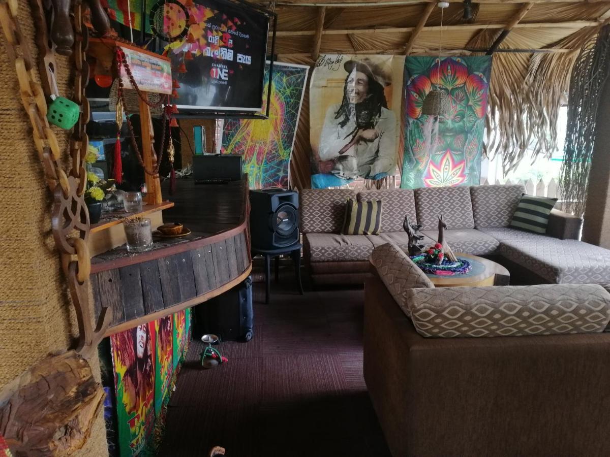 Tiki Bar Hostel エッラ エクステリア 写真